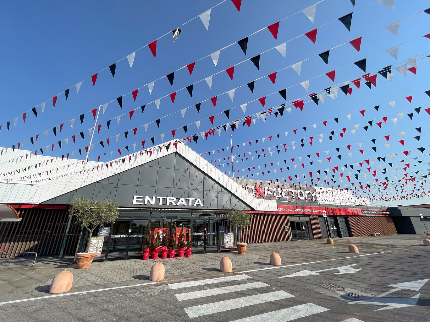 Nuova apertura a San Giuliano Terme (Pisa)